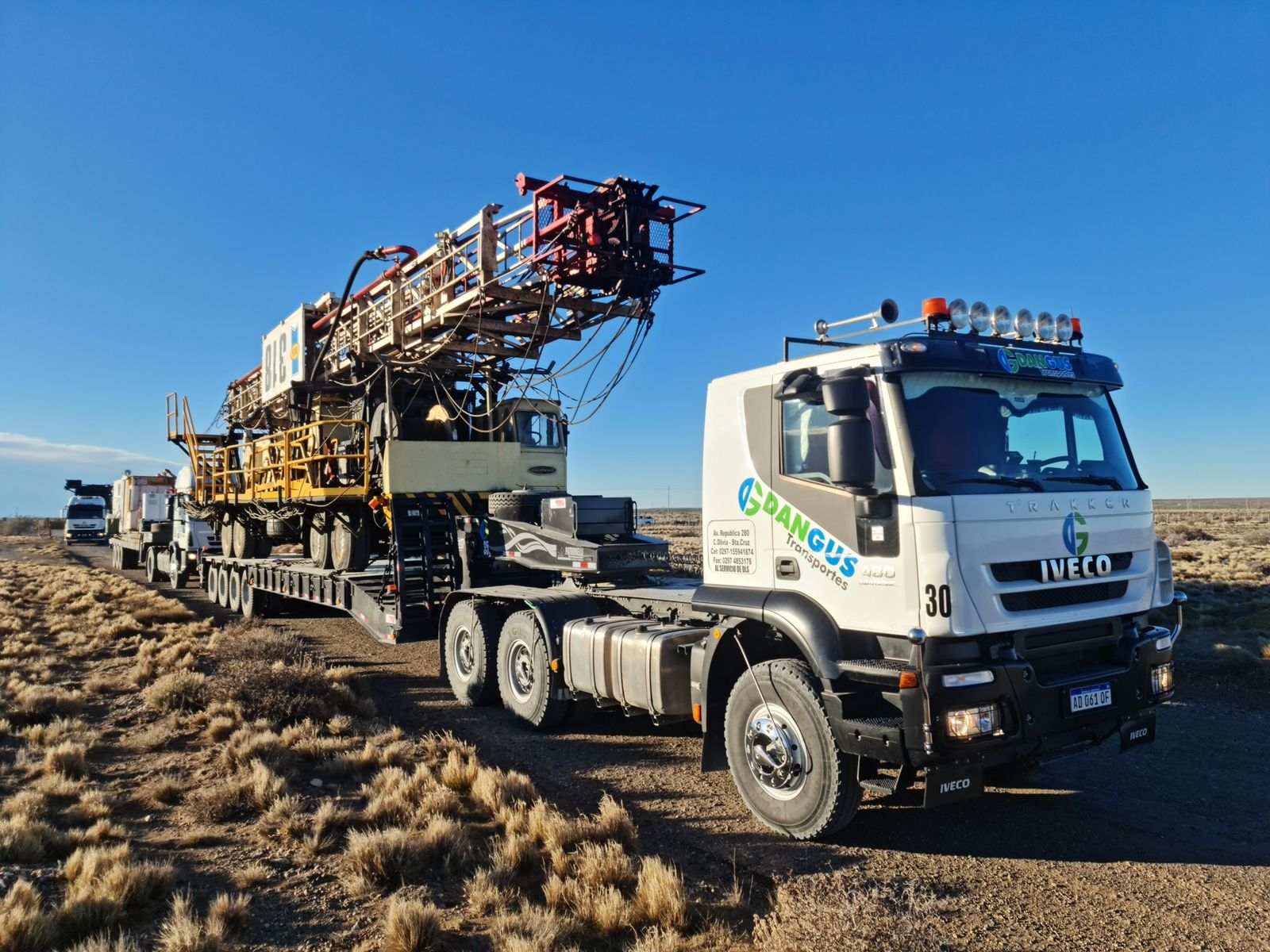 Unidad DANGUS transportando equipo de pulling